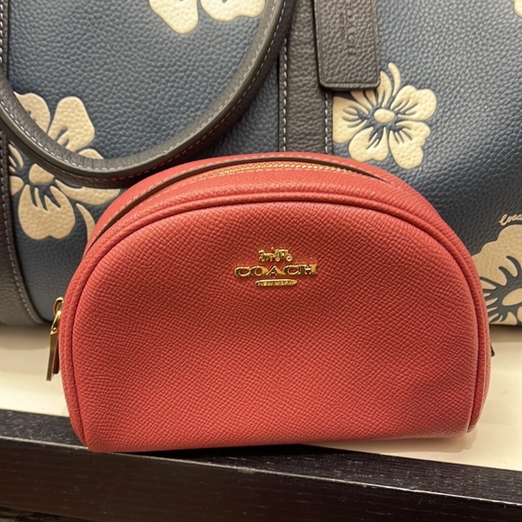 Coach Dome Cosmetic Case
Gold Rouge - Picture 11 of 16